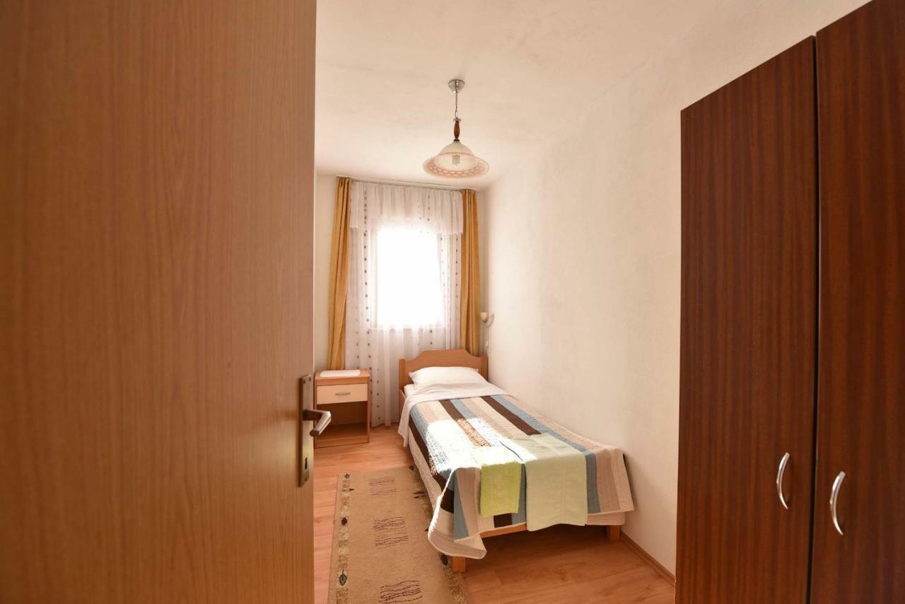 Apartmani Marko Gdinj Buitenkant foto