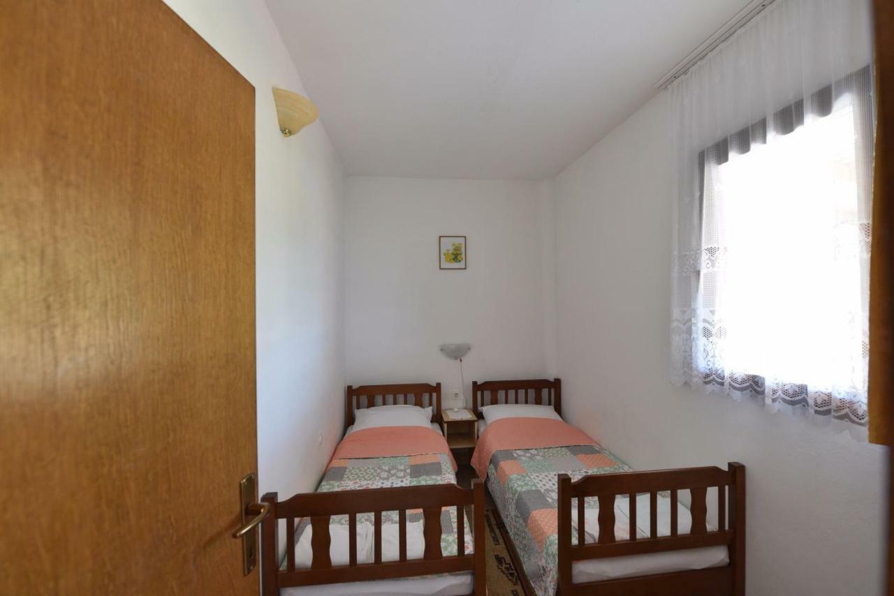 Apartmani Marko Gdinj Buitenkant foto