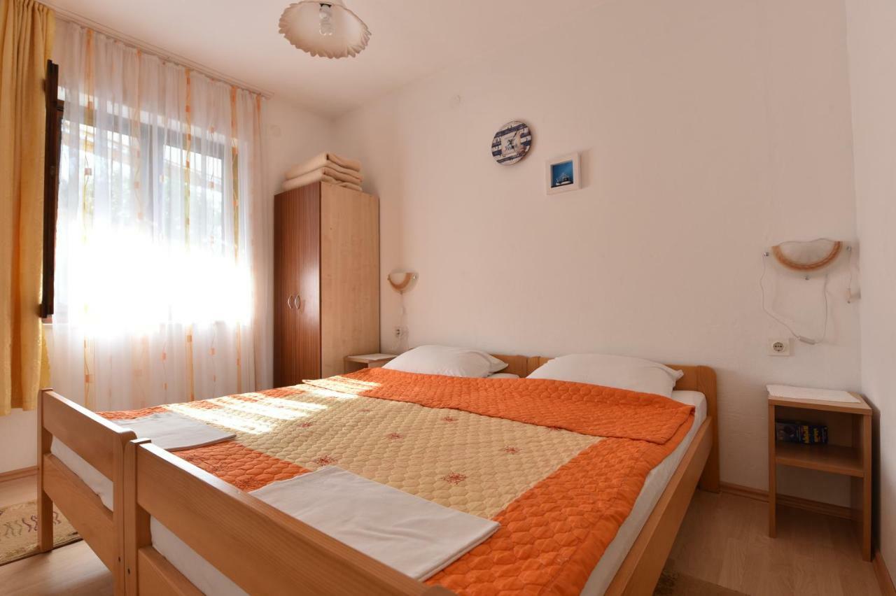 Apartmani Marko Gdinj Buitenkant foto